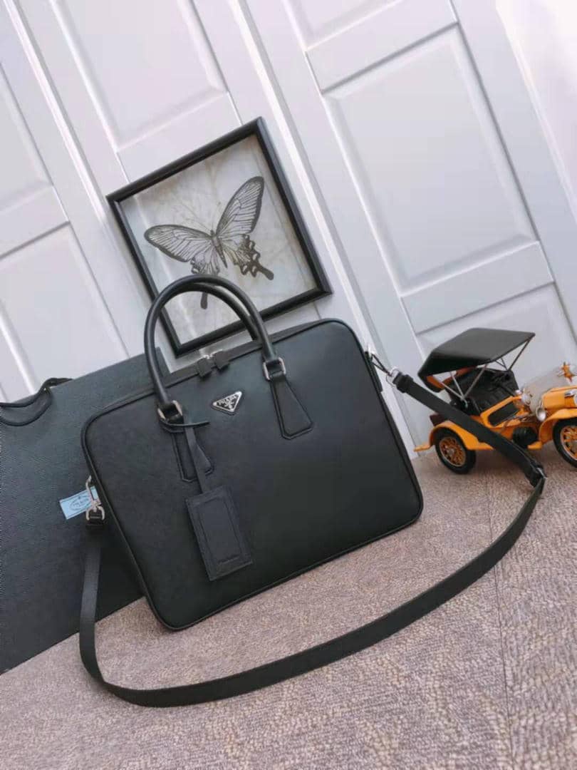 002Series-Suitcase